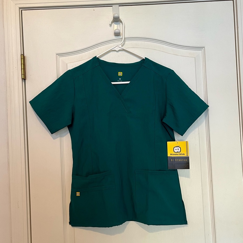 WonderWink Green Scrub Top NWT